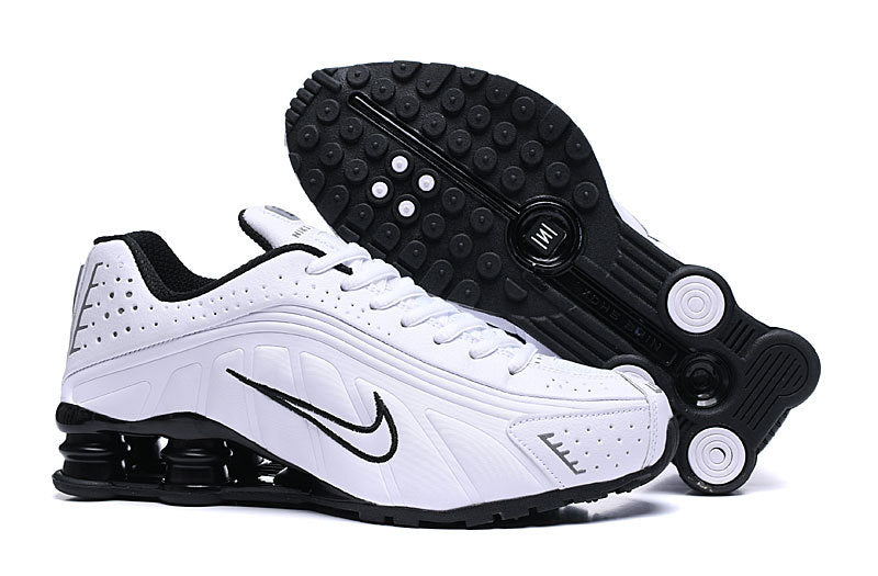 Shox R4 “White/Black”