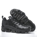 VaporMax Plus “Triple Black” - Tn’s do Mr
