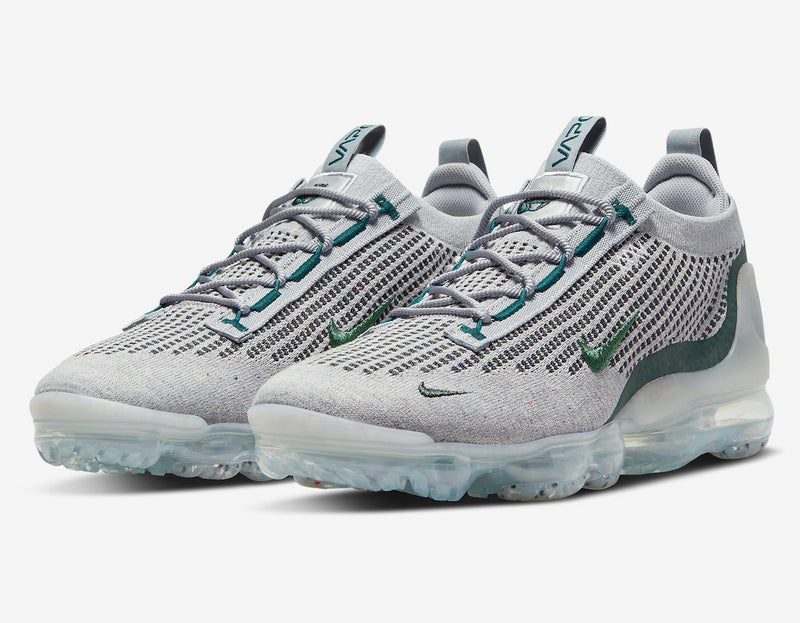 VaporMax 2021 “Dark Atomic Teal”