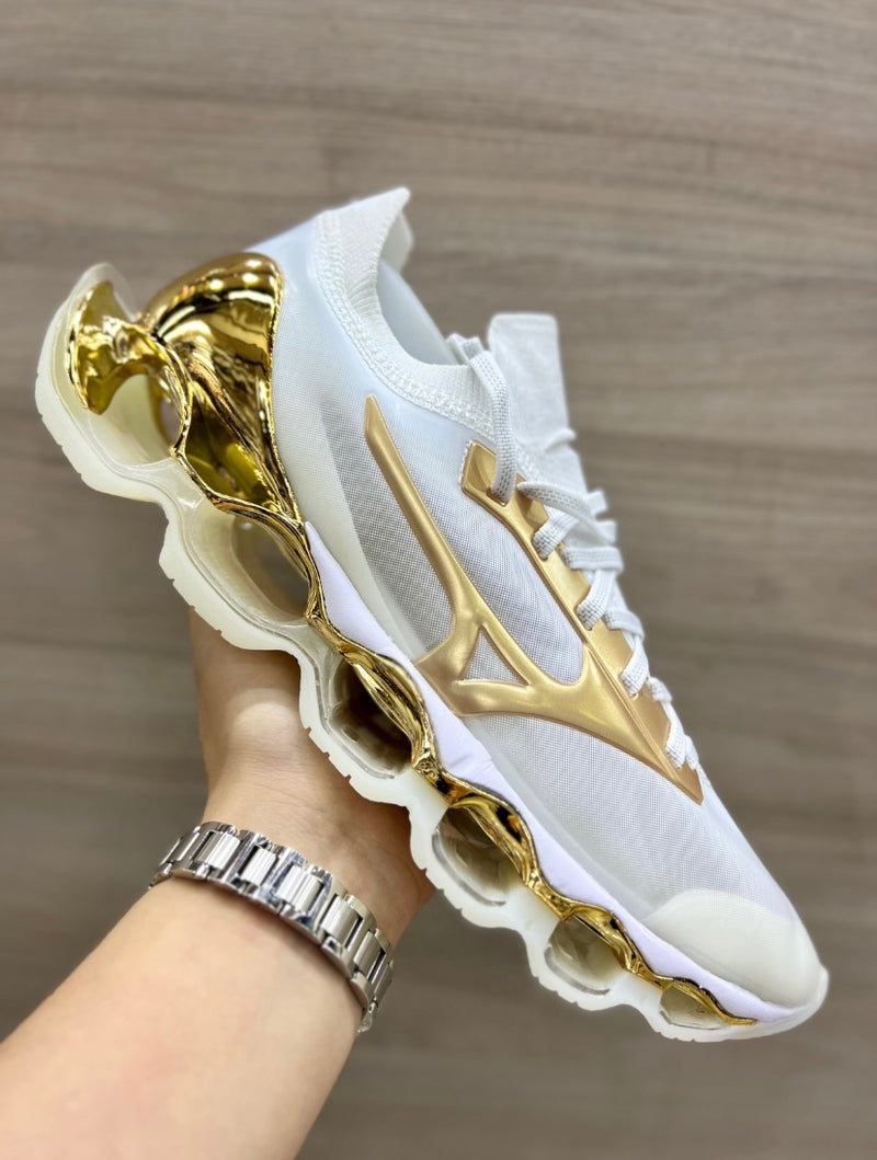 Mizuno Sorayama “Branco/Dourado”