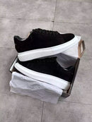 Alexander McQueen Camurça "Black/White"