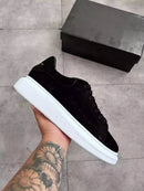 Alexander McQueen Camurça "Black/White"